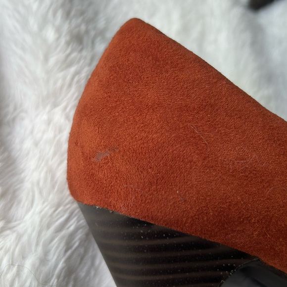 APT 9 Burnt Orange Suede Oval Toe Platform Pumps, Size 8 - Picture 10 of 12